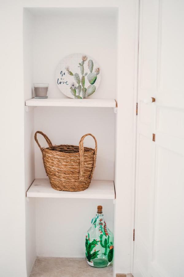 Tetti Bianchi - Deva'S Suite Home Ostuni Eksteriør billede