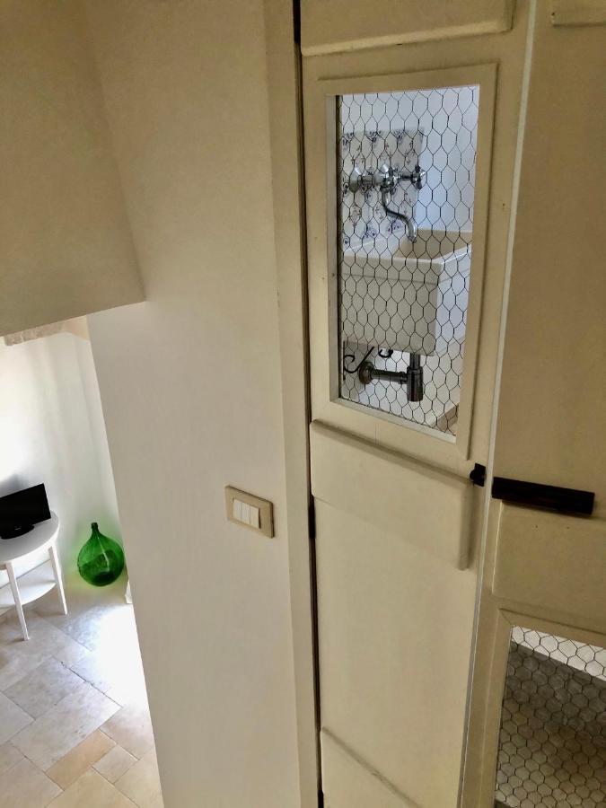 Tetti Bianchi - Deva'S Suite Home Ostuni Eksteriør billede